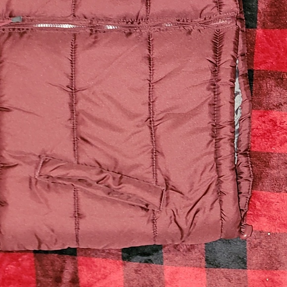 NordicTrack. Down Puffer Vest.  Like-new. Size XL - Picture 5 of 14